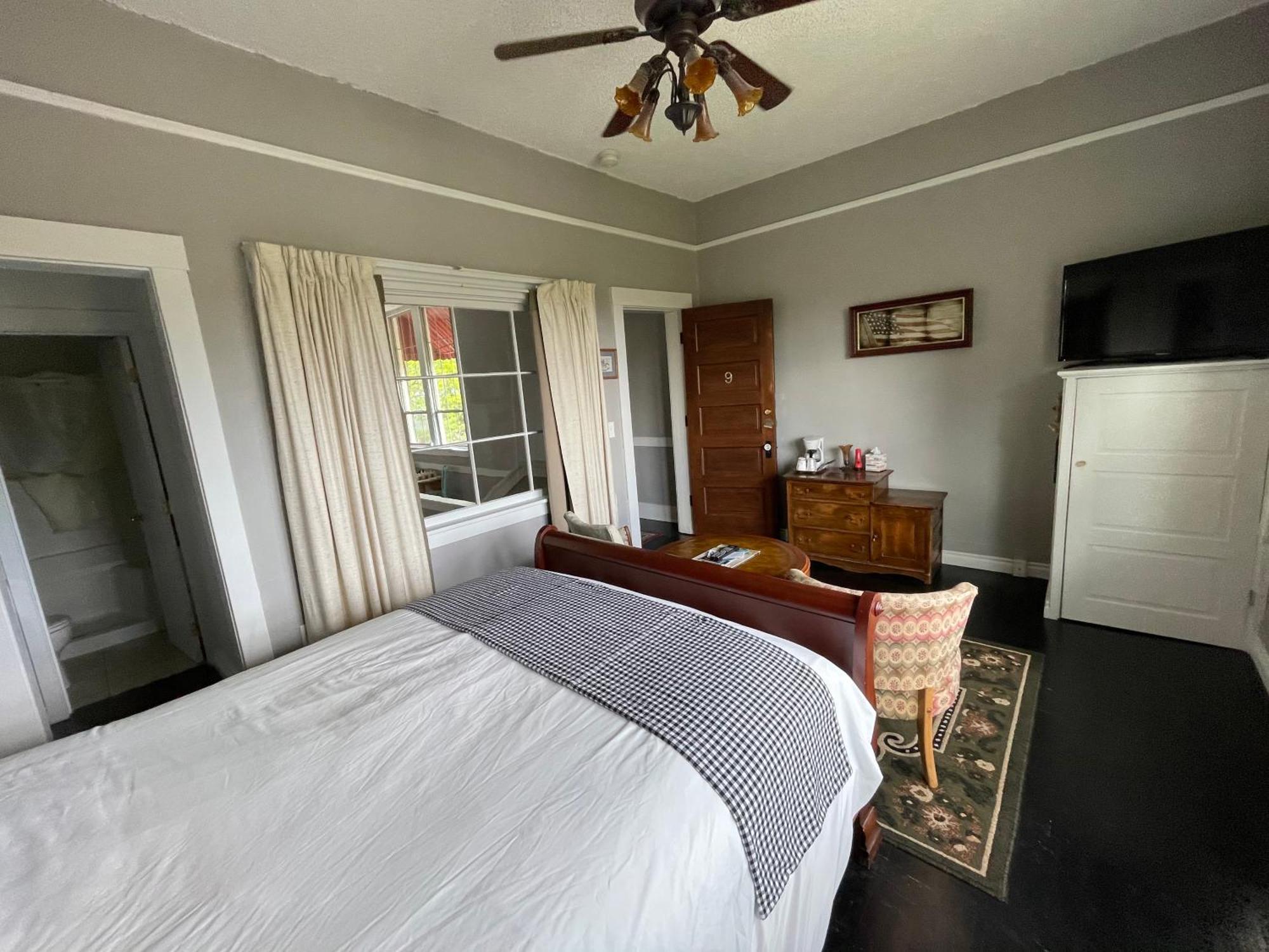 Northside School Bed & Breakfast Bonners Ferry Kamer foto